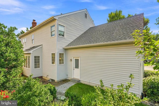 3718 BROADRUN DR, Fairfax, VA 22033