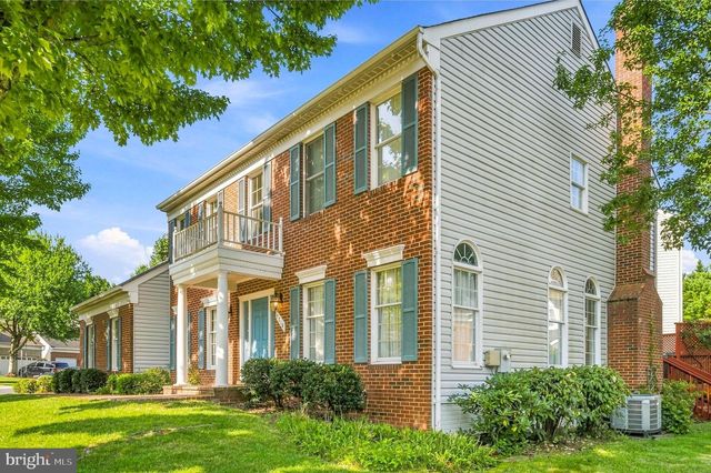 3718 BROADRUN DR, Fairfax, VA 22033
