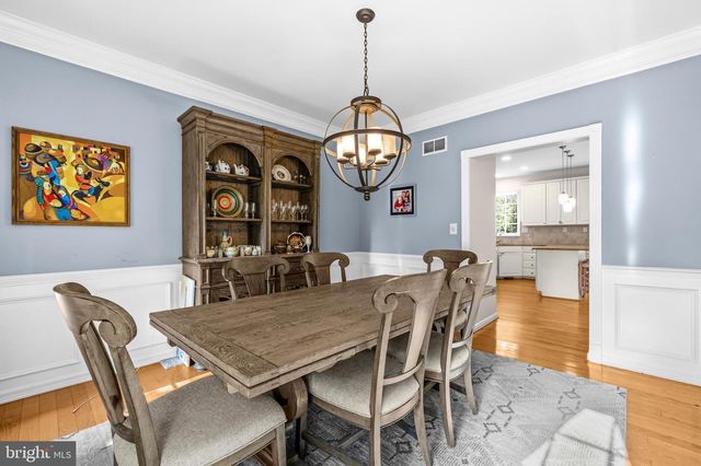 3718 BROADRUN DR, Fairfax, VA 22033