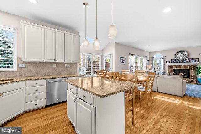 3718 BROADRUN DR, Fairfax, VA 22033
