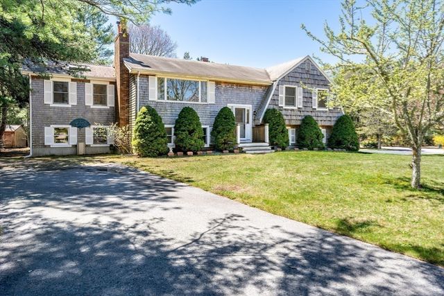 29 Carl Landi Cir, Falmouth, MA 02536
