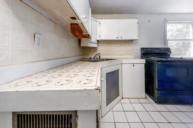 29 Carl Landi Cir, Falmouth, MA 02536