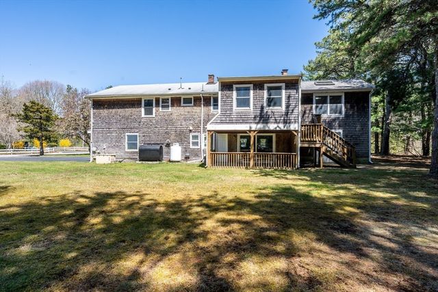 29 Carl Landi Cir, Falmouth, MA 02536