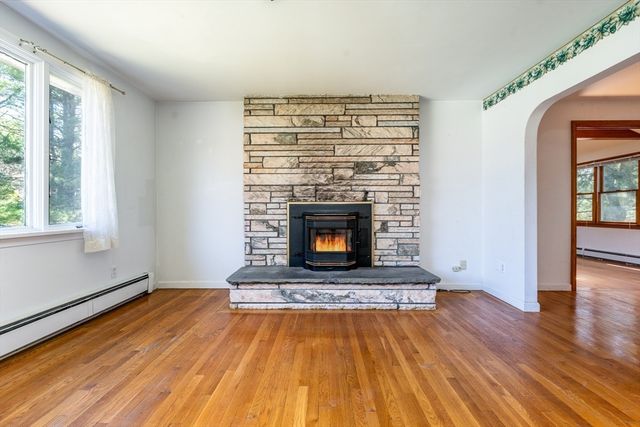 29 Carl Landi Cir, Falmouth, MA 02536