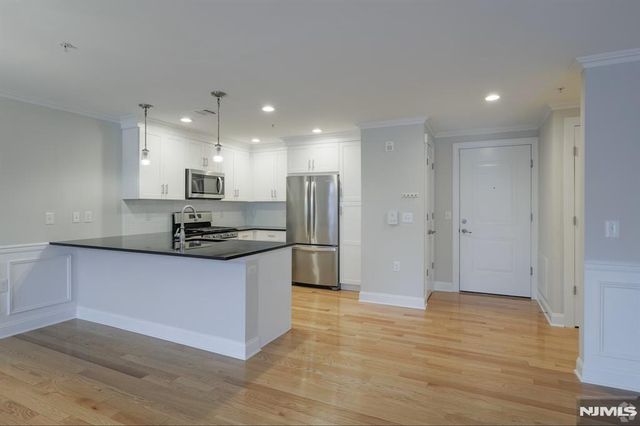 2-48 Grove Avenue 4, Cedar Grove, NJ 07009