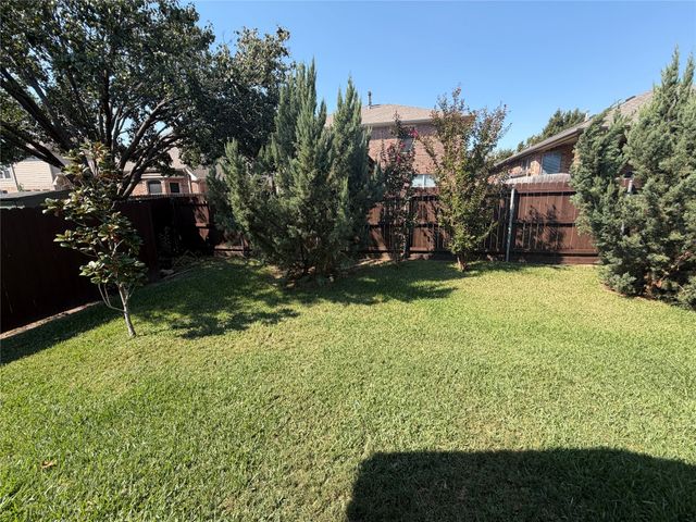 10329 Stoneside Trail, Fort Worth, TX 76244