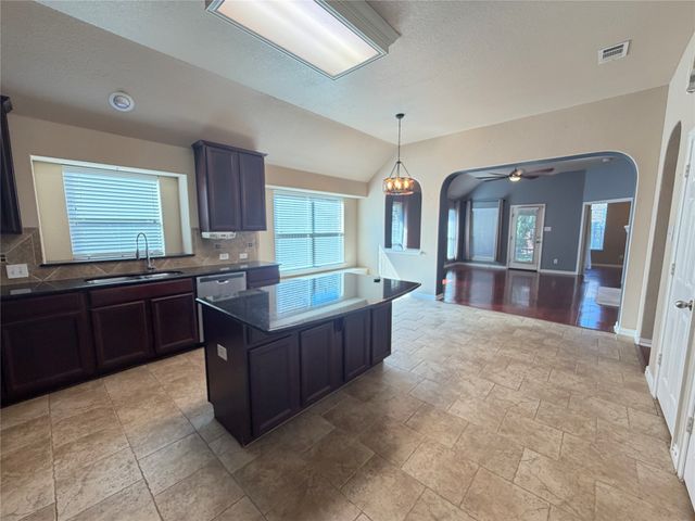 10329 Stoneside Trail, Fort Worth, TX 76244