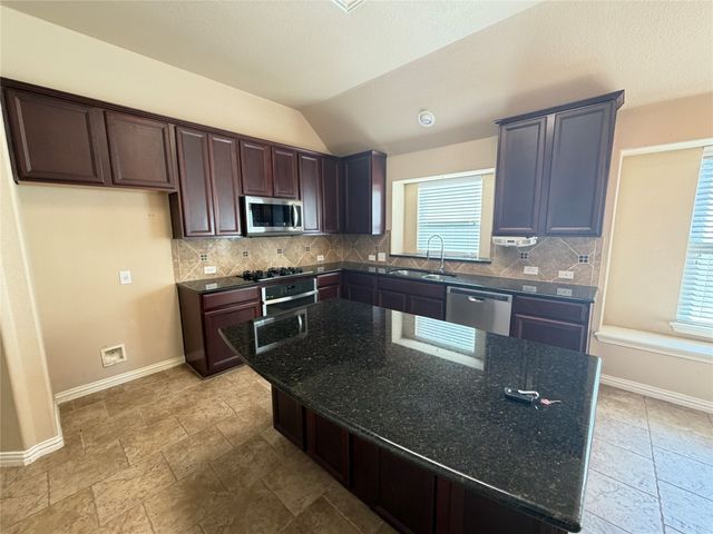 10329 Stoneside Trail, Fort Worth, TX 76244