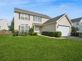 341 S Clearview Circle, Round Lake, IL 60073