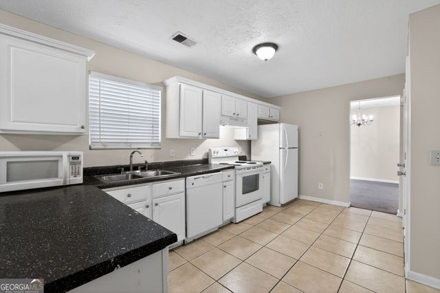 2729 Cedar Trace Drive, Ellenwood, GA 30294