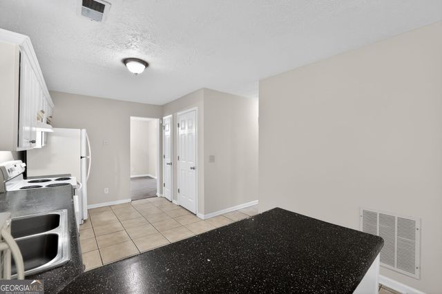 2729 Cedar Trace Drive, Ellenwood, GA 30294