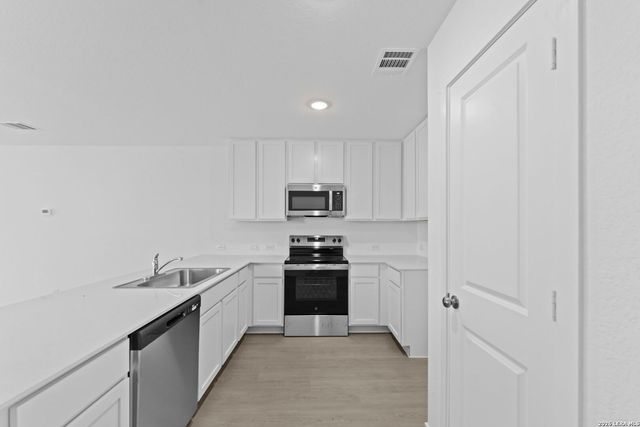 411 Sauvignon Pt, New Braunfels, TX 78130