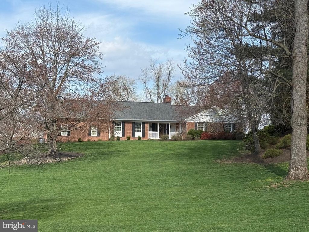 1850 GRAVES RD, Hockessin, DE 19707