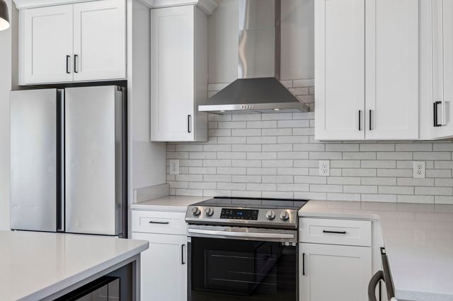 2210 18th Ave, N, Nashville, TN 37208