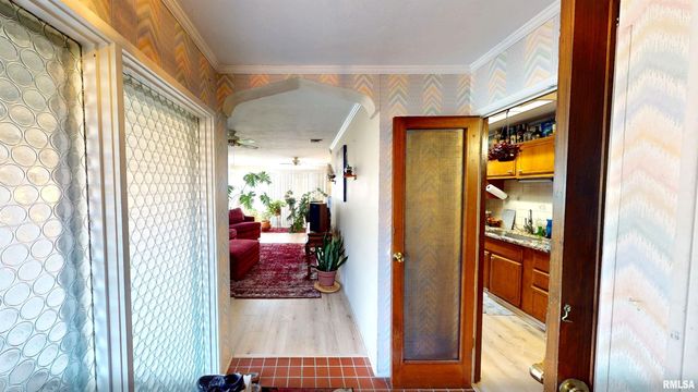 202 Westernaire Drive, Marion, IL 62959