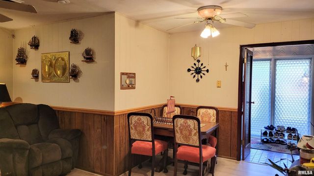 202 Westernaire Drive, Marion, IL 62959