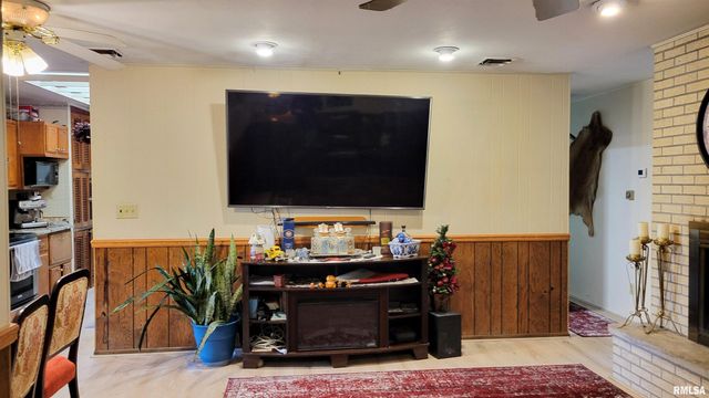 202 Westernaire Drive, Marion, IL 62959