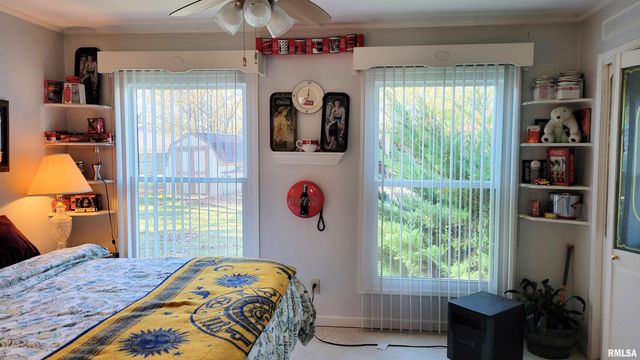 202 Westernaire Drive, Marion, IL 62959