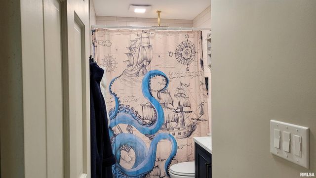 202 Westernaire Drive, Marion, IL 62959