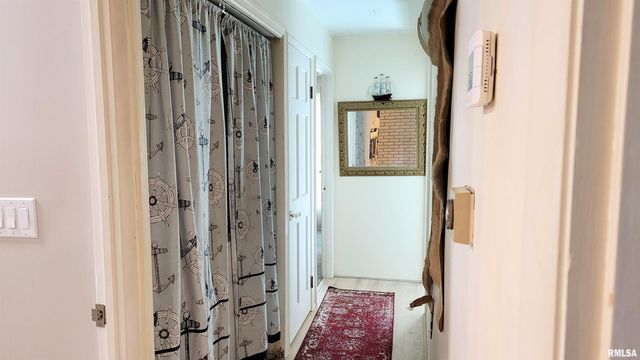 202 Westernaire Drive, Marion, IL 62959