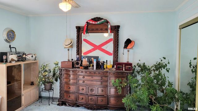 202 Westernaire Drive, Marion, IL 62959