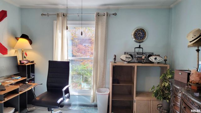 202 Westernaire Drive, Marion, IL 62959