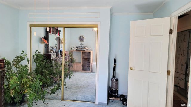 202 Westernaire Drive, Marion, IL 62959