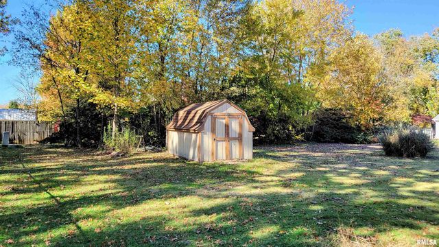 202 Westernaire Drive, Marion, IL 62959