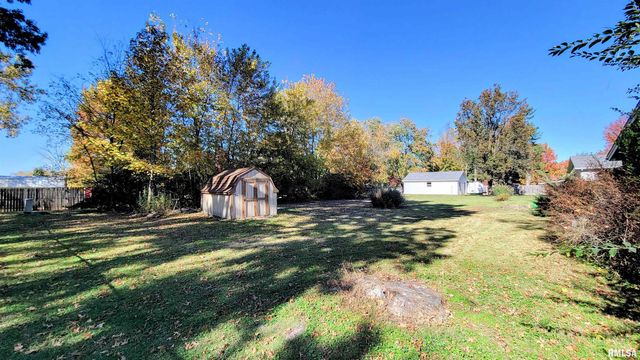 202 Westernaire Drive, Marion, IL 62959