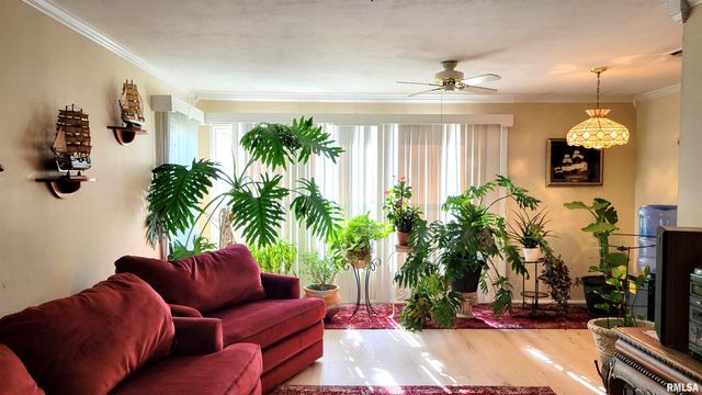 202 Westernaire Drive, Marion, IL 62959