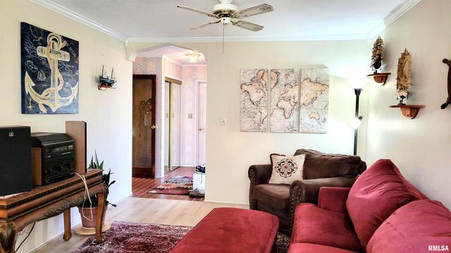 202 Westernaire Drive, Marion, IL 62959