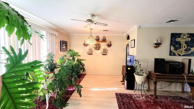 202 Westernaire Drive, Marion, IL 62959