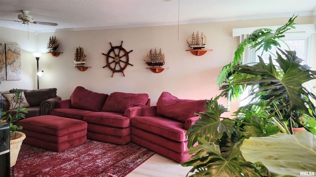 202 Westernaire Drive, Marion, IL 62959