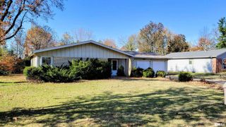 202 Westernaire Drive, Marion, IL 62959