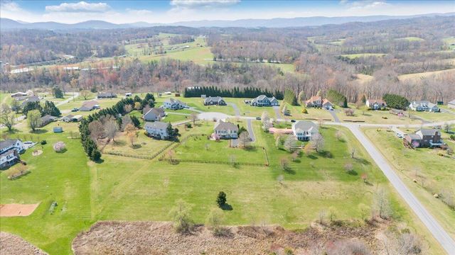 175 Hayfield DR, Boones Mill, VA 24065