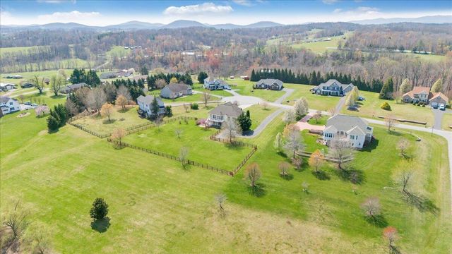 175 Hayfield DR, Boones Mill, VA 24065