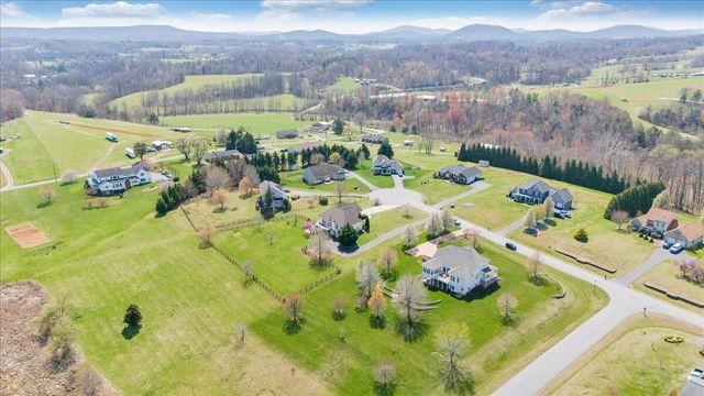 175 Hayfield DR, Boones Mill, VA 24065