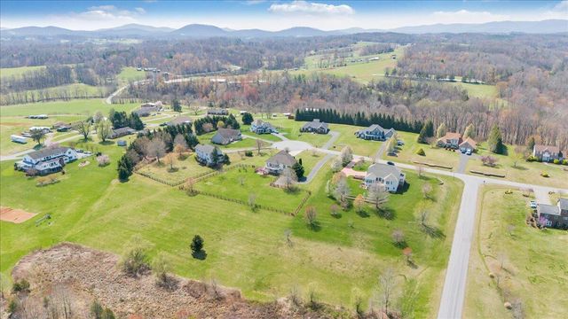 175 Hayfield DR, Boones Mill, VA 24065