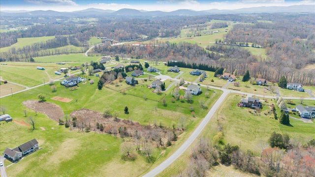 175 Hayfield DR, Boones Mill, VA 24065