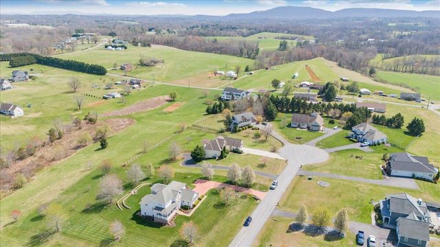 175 Hayfield DR, Boones Mill, VA 24065