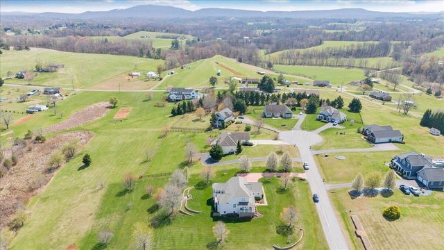 175 Hayfield DR, Boones Mill, VA 24065
