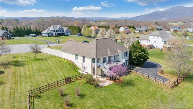 175 Hayfield DR, Boones Mill, VA 24065