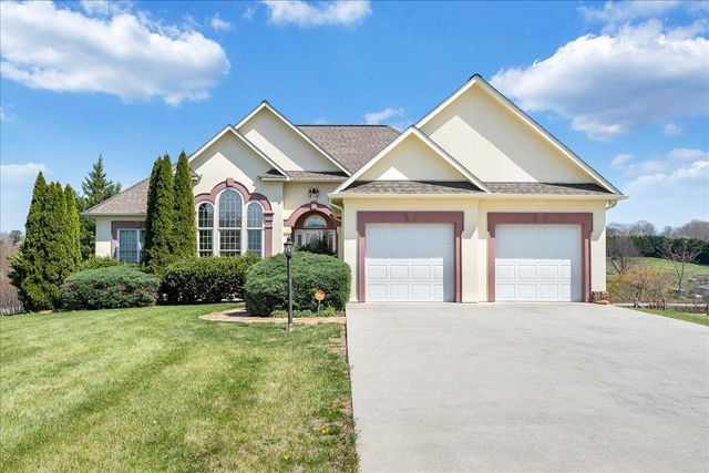 175 Hayfield DR, Boones Mill, VA 24065