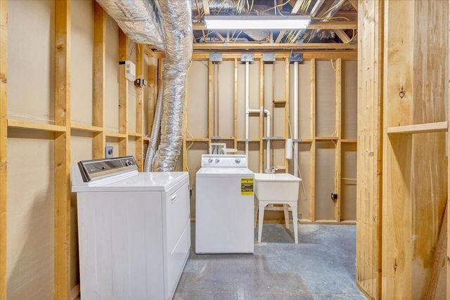 175 Hayfield DR, Boones Mill, VA 24065