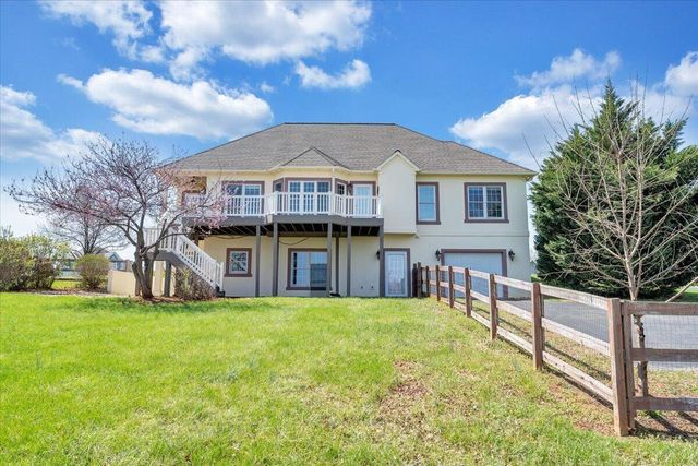 175 Hayfield DR, Boones Mill, VA 24065