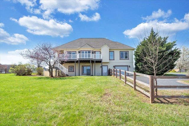 175 Hayfield DR, Boones Mill, VA 24065