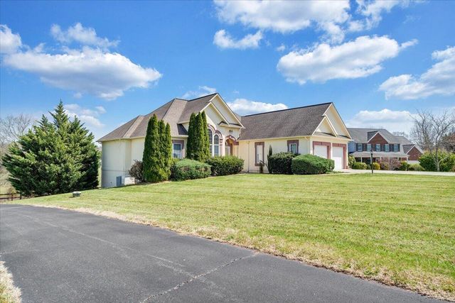 175 Hayfield DR, Boones Mill, VA 24065