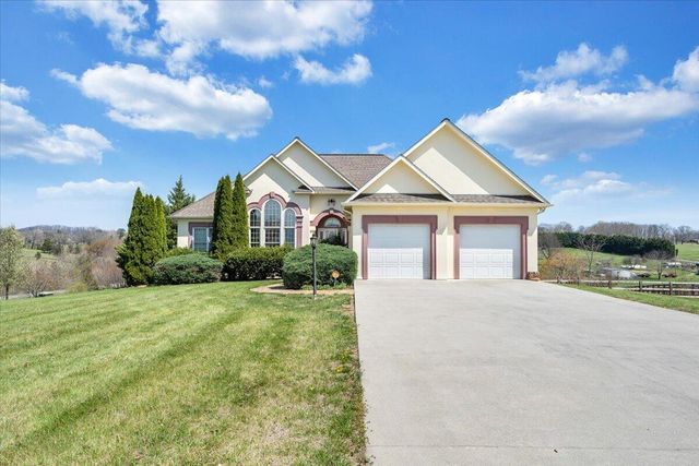 175 Hayfield DR, Boones Mill, VA 24065