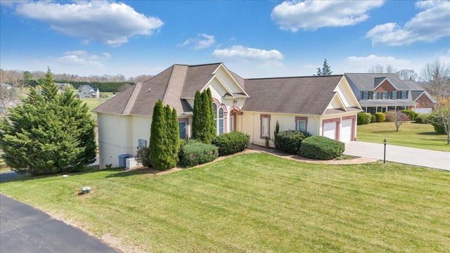 175 Hayfield DR, Boones Mill, VA 24065