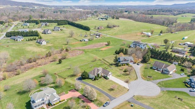 175 Hayfield DR, Boones Mill, VA 24065